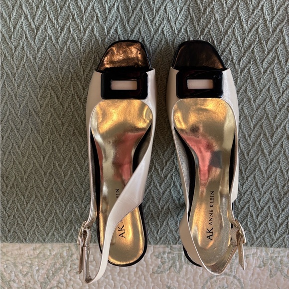 Anne Klein Women's Black and White Heels - Picture 1 of 3